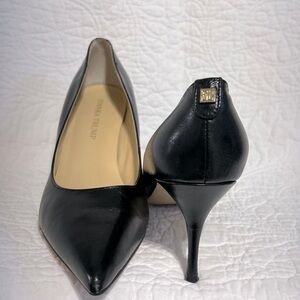 IVANKA TRUMP Black Patent Leather Heels, Size 7.5